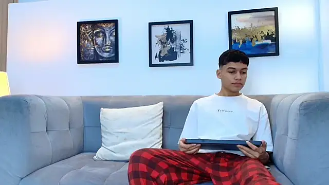 Snapshot of HORNY_PRETTY chatting on 04.07.26 HORNY PRETTY online show from 04.07.26