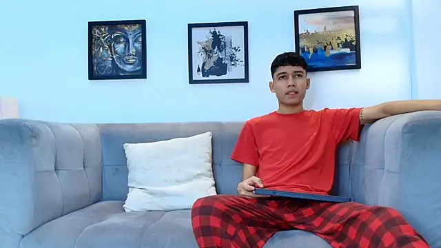 Snapshot of HORNY_PRETTY chatting on 04.09.26 HORNY PRETTY online show from 04.09.26