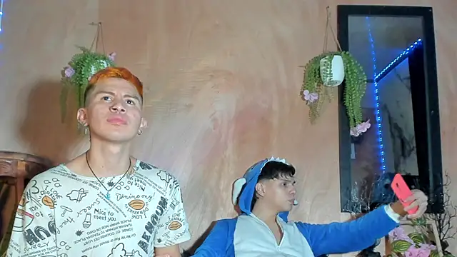 Snapshot of DeeQuinn_Blaze chatting on 12.19.25 DeeQuinn Blaze online show from 12.19.25