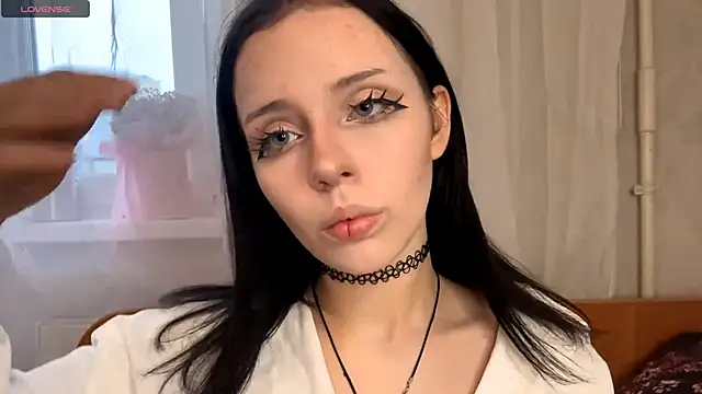 Snapshot of Eva_blo0m chatting on 12.15.25 Eva blo0m online show from 12.15.25