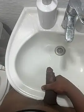 Snapshot of Comeonmyhouse22cm chatting on 02.10.26 Comeonmyhouse22cm online show from 02.10.26