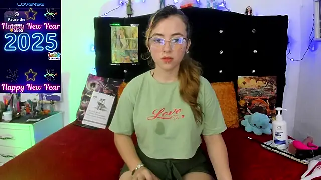 Snapshot of Sweet_tokyo69 chatting on 12.13.25 Sweet tokyo69 online show from 12.13.25