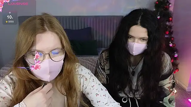 Snapshot of CaramelCigarettesss chatting on 12.16.25 CaramelCigarettesss online show from 12.16.25