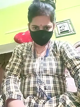 Snapshot of Lali-laila chatting on 12.14.25 Lali-laila online show from 12.14.25