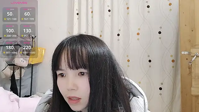 Snapshot of summerxiaojiejie chatting on 12.15.25 summerxiaojiejie online show from 12.15.25