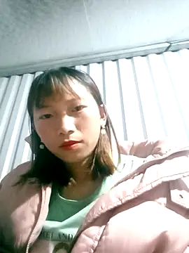 Snapshot of Huong_99 chatting on 12.16.25 Huong 99 online show from 12.16.25