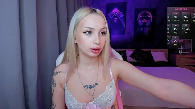 LanaMiracle online show from 02.07.26