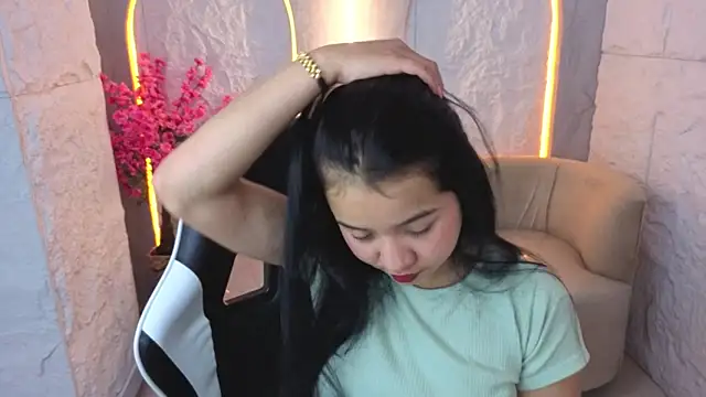 Snapshot of Sofi_Adams_Tx chatting on 12.15.25 Sofi Adams Tx online show from 12.15.25