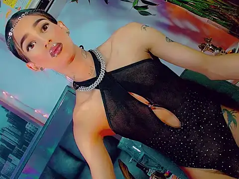 agathaferrer3 online show from 04.15.26