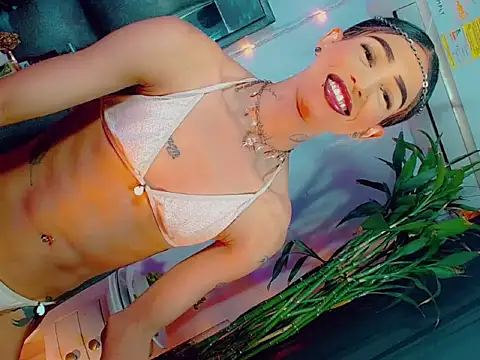 agathaferrer3 online show from 04.16.26