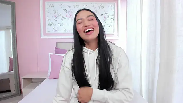 Snapshot of barbara_noa chatting on 12.16.25 barbara noa online show from 12.16.25