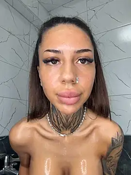 Snapshot of KatelynBelle chatting on 04.03.26 KatelynBelle online show from 04.03.26