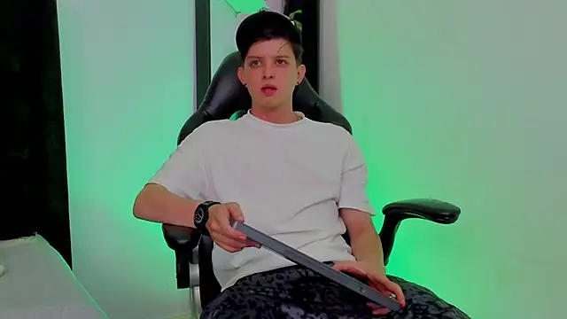 sebastamayo  online show from 04.24.26