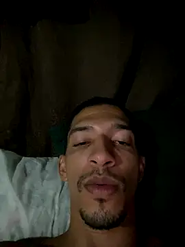 Snapshot of rocchw chatting on 12.14.25 rocchw online show from 12.14.25