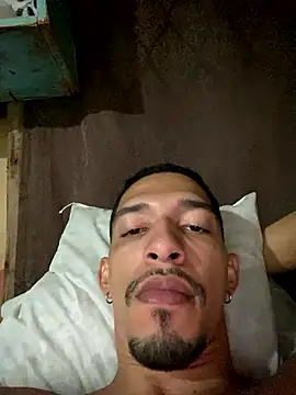 Snapshot of rocchw chatting on 01.08.26 rocchw online show from 01.08.26