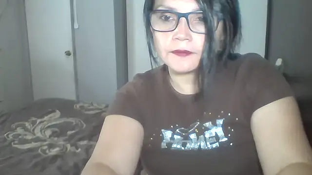 SHAMELESSLY HOT online show from 04.15.26