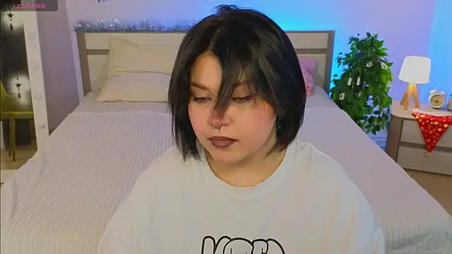 Snapshot of Choee_Bliss chatting on 12.14.25 Choee Bliss online show from 12.14.25