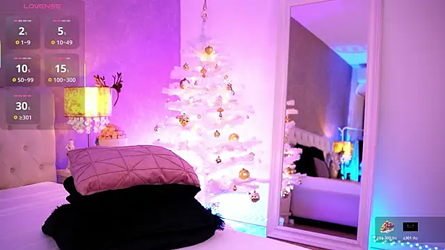 Snapshot of DahliaMoonfire chatting on 12.14.25 DahliaMoonfire online show from 12.14.25