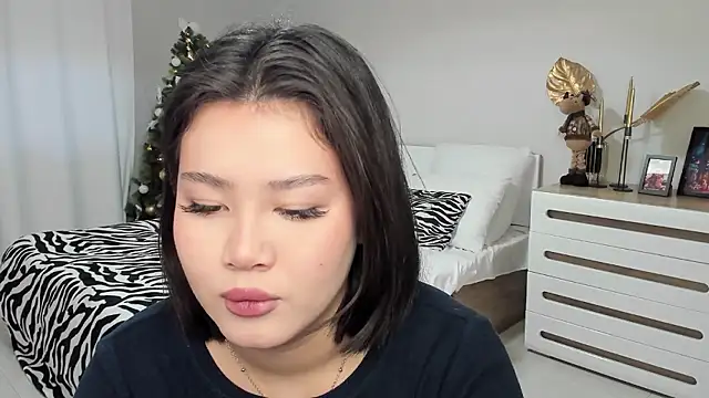 Brunette Charm online show from 01.10.26