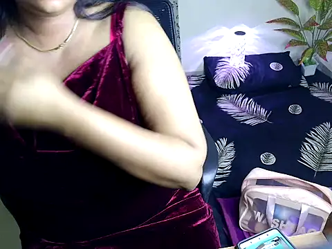 Snapshot of Goddess_cherry chatting on 12.14.25 Goddess cherry online show from 12.14.25