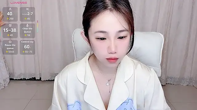 Snapshot of Darkn0t chatting on 04.12.26 Darkn0t online show from 04.12.26