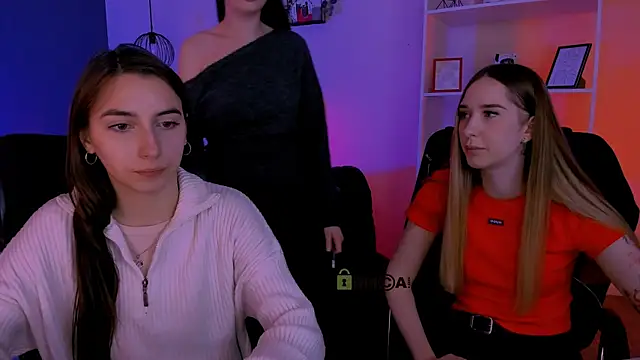 mila firee online show from 04.15.26