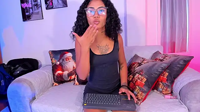 Snapshot of Paulete__W chatting on 12.15.25 Paulete W online show from 12.15.25