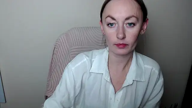 LiaSeass  online show from 02.17.26