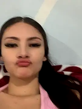 Snapshot of meloddyparker chatting on 12.18.25 meloddyparker online show from 12.18.25