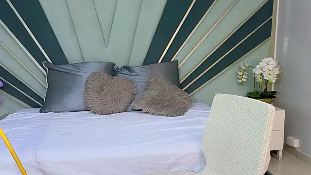 DulceeEsmeralda online show from 03.25.26