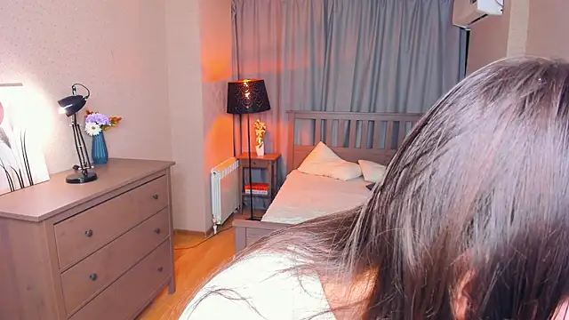 YvonneRobes online show from 02.07.26