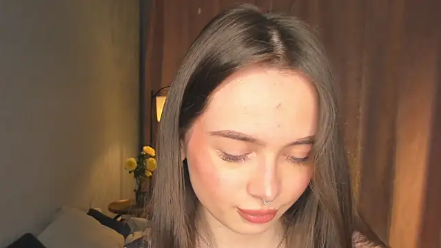 YvonneRobes online show from 04.12.26