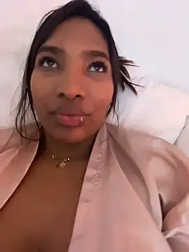 Snapshot of channelportman chatting on 12.17.25 channelportman online show from 12.17.25