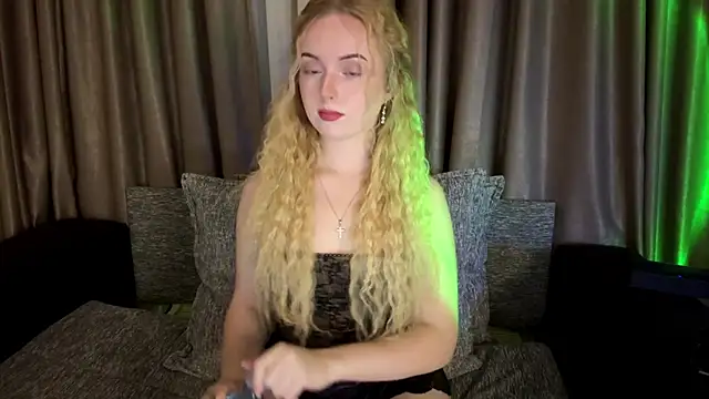 Dari Foxx online show from 04.11.26