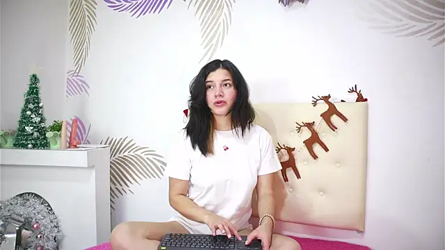 Snapshot of AlexiaClark7 chatting on 12.14.25 AlexiaClark7 online show from 12.14.25