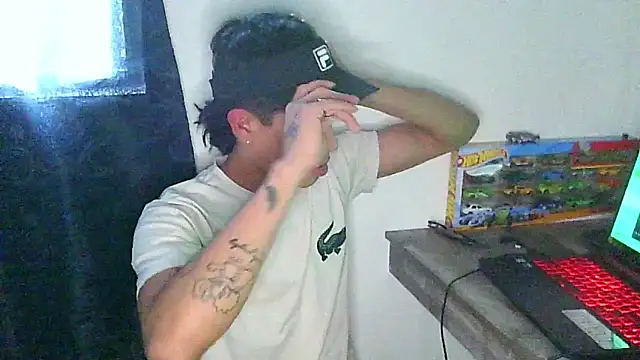 Snapshot of Glen_connor_11 chatting on 12.20.25 Glen connor 11 online show from 12.20.25