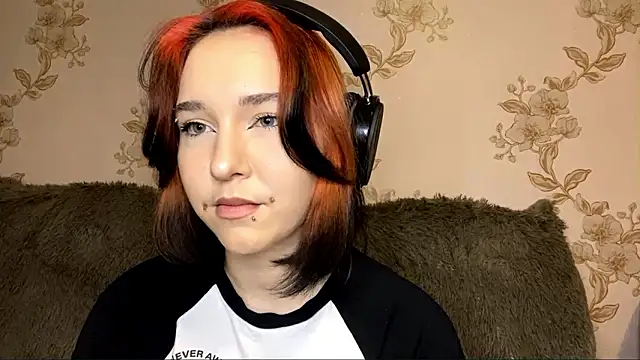 EmilyVeiro online show from 02.06.26