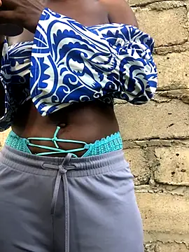 Snapshot of KISAKYEFAITH21 chatting on 12.14.25 KISAKYEFAITH21 online show from 12.14.25