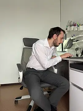 Snapshot of Lovebackground chatting on 03.04.26 Lovebackground online show from 03.04.26