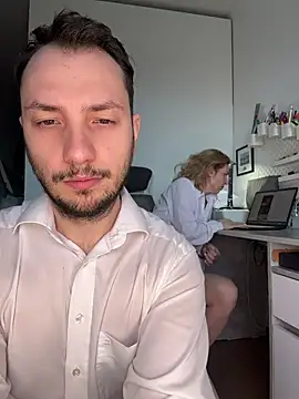 Snapshot of Lovebackground chatting on 04.02.26 Lovebackground online show from 04.02.26