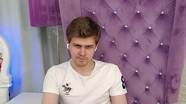 NickJohnas online show from 04.18.26