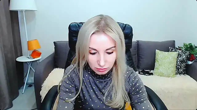 Snapshot of Hanna--Sweet chatting on 03.07.26 Hanna--Sweet online show from 03.07.26