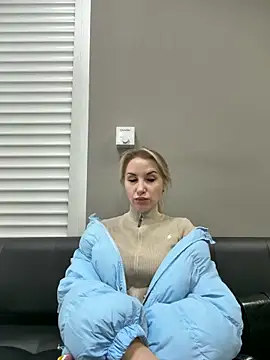 Snapshot of Hanna--Sweet chatting on 03.25.26 Hanna--Sweet online show from 03.25.26