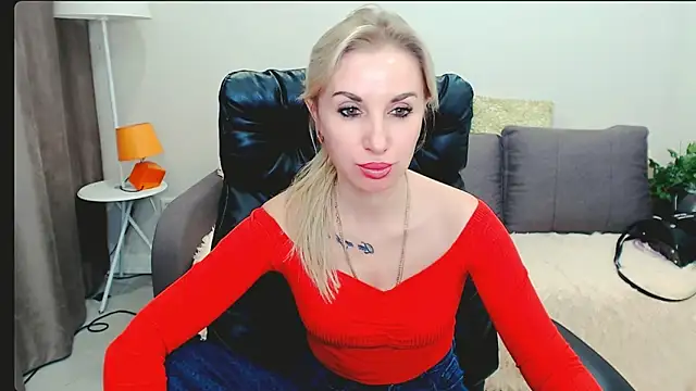 Snapshot of Hanna--Sweet chatting on 03.27.26 Hanna--Sweet online show from 03.27.26
