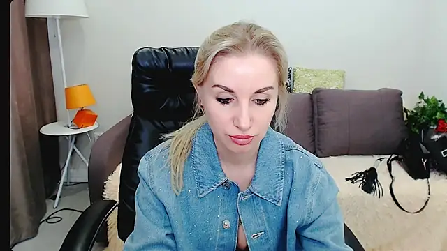 Snapshot of Hanna--Sweet chatting on 03.29.26 Hanna--Sweet online show from 03.29.26