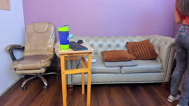 dahianeconnor online show from 04.13.26