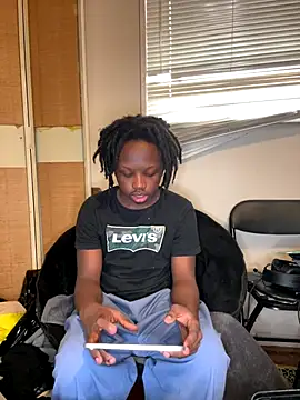 Snapshot of YourLittleBoyfriend chatting on 12.14.25 YourLittleBoyfriend online show from 12.14.25