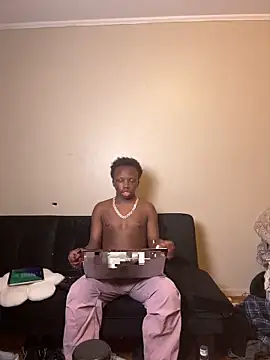 YourLittleBoyfriend online show from 05.18.26
