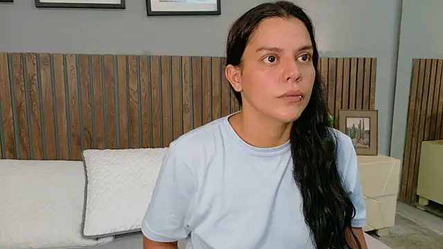 Mia Bellefort online show from 04.15.26