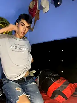 Snapshot of Juan_Gomezz26 chatting on 12.14.25 Juan Gomezz26 online show from 12.14.25